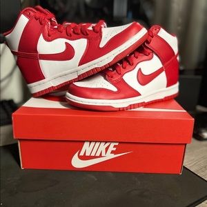 DUNK HIGH CHAMPIONSHIP RED